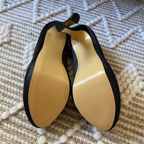 Satin pumps with rhinestone detail - Picture 2 of 6